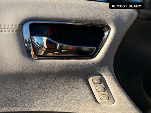 Used 2013 Toyota Avalon XLE Touring image 18