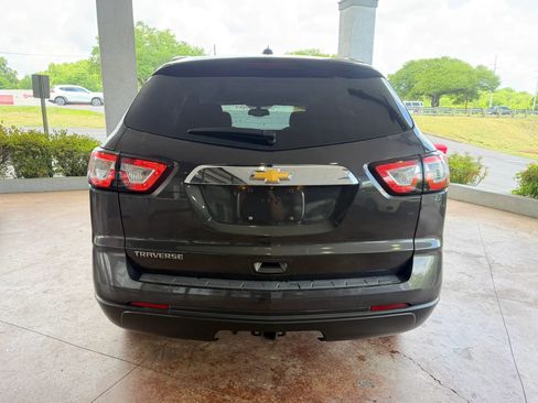 Used 2017 Chevrolet Traverse LS FWD image 5