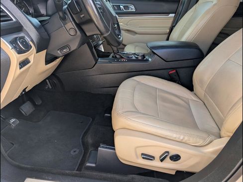 Used 2017 Ford Explorer Limited w/ Equipment Group 301A image 9