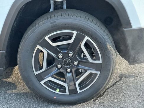 New 2026 Jeep Cherokee Laredo image 20