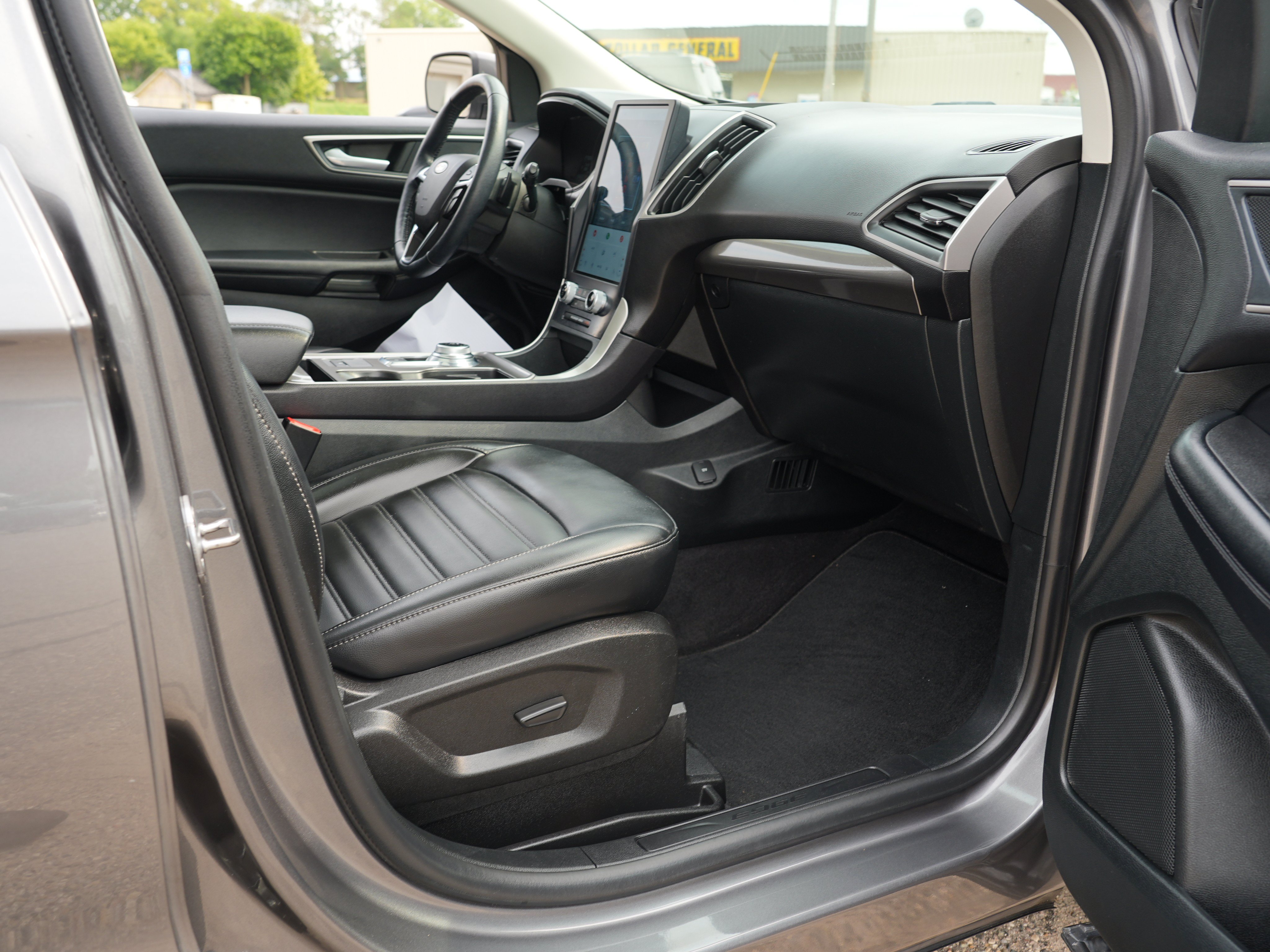 Used 2023 Ford Edge SEL w/ Convenience Package AWD/4WD image 32