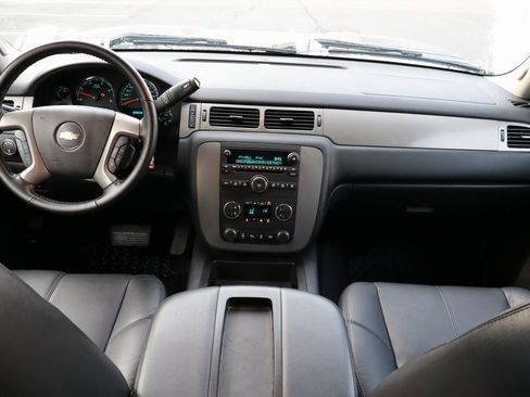 Used 2014 Chevrolet Silverado 2500 LTZ w/ LTZ Plus Package image 16