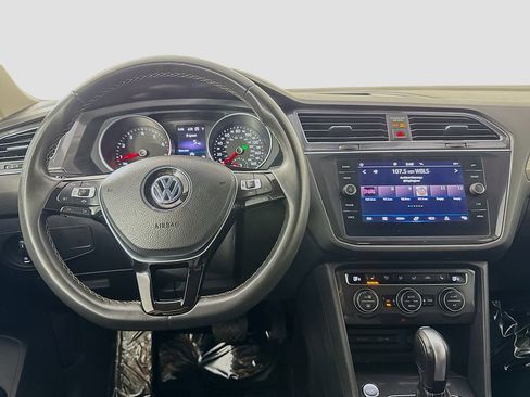 Used 2021 Volkswagen Tiguan SE R-Line image 25