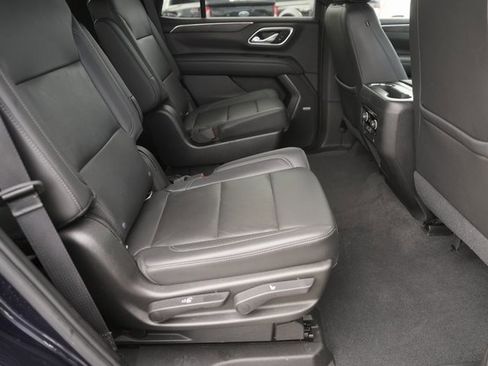 Used 2021 Chevrolet Tahoe LT w/ LT Signature Package image 18