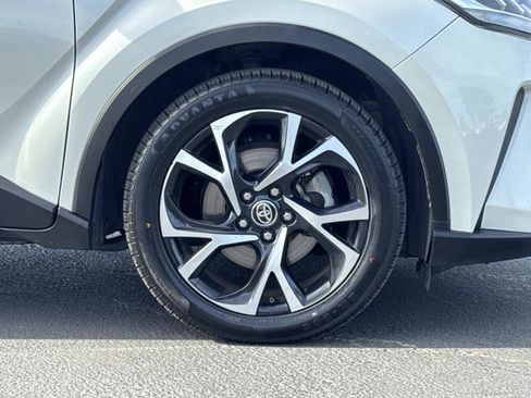 Used 2020 Toyota C-HR LE image 30