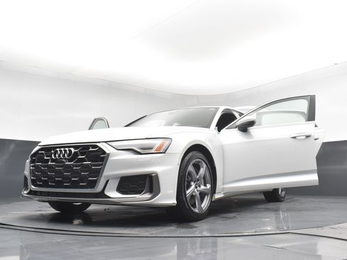 Used 2024 Audi A6 Premium Plus image 34