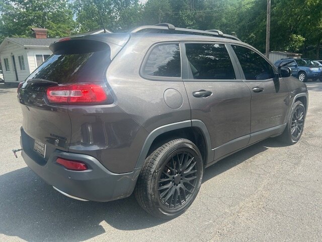 Used 2018 Jeep Cherokee Limited FWD image 6