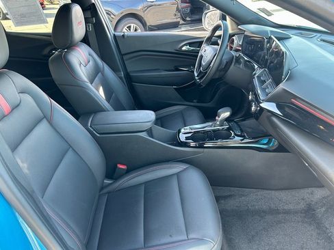 Used 2025 Chevrolet Trax RS w/ Sunroof Package image 32