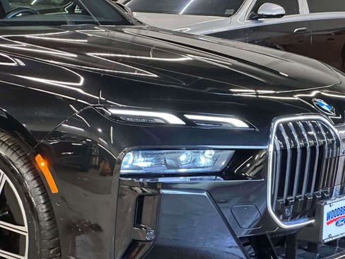 Used 2024 BMW 740i xDrive image 7