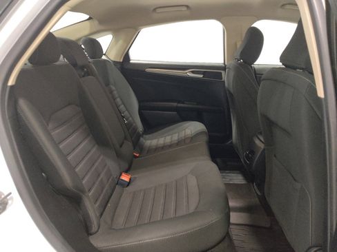 Used 2020 Ford Fusion SE FWD image 19