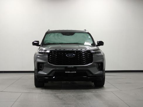 Used 2025 Ford Explorer ST-Line w/ Premium Package image 9