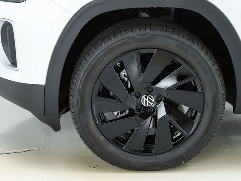 New 2026 Volkswagen Atlas SE image 5