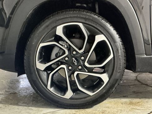 Used 2025 Chevrolet Trax RS w/ Sunroof Package image 20