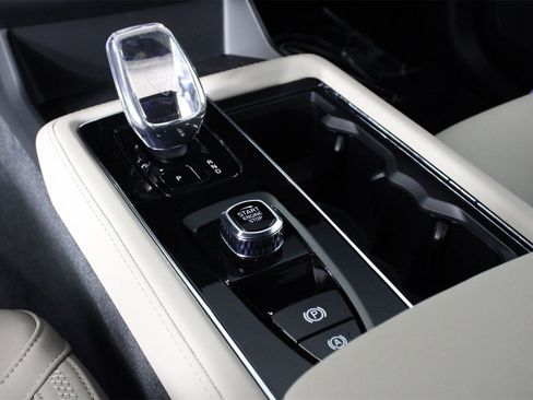 New 2026 Volvo XC90 B6 Plus w/ Protection Package image 7