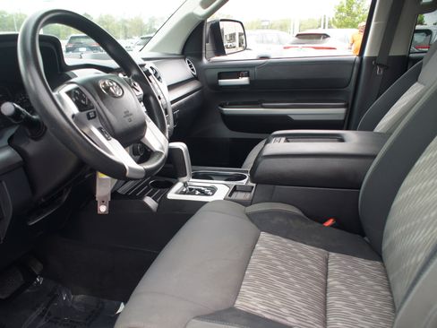 Used 2021 Toyota Tundra SR5 w/ SR5 Upgrade Package image 11