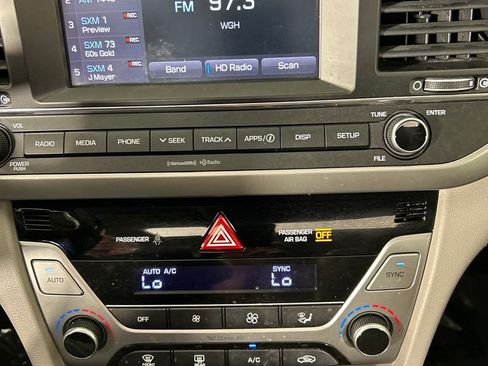 Used 2018 Hyundai Elantra Value Edition FWD image 14