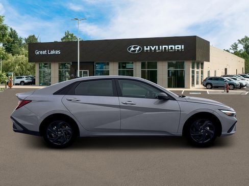 New 2026 Hyundai Elantra Sport image 9