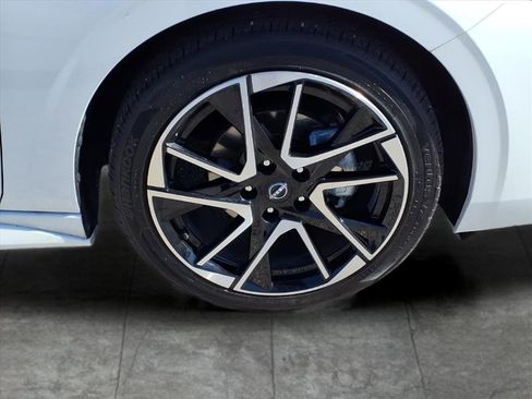 Used 2024 Nissan Sentra SR image 10