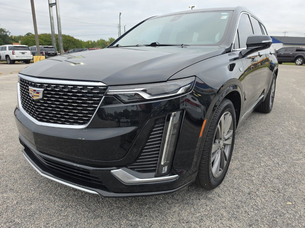 Used 2020 Cadillac XT6 Premium Luxury FWD image 2