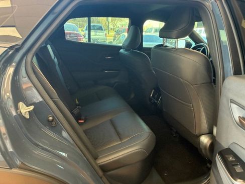 Used 2025 Toyota Crown XLE image 30