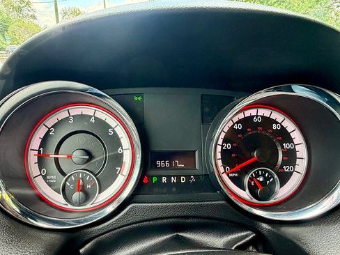 Used 2019 Dodge Grand Caravan SE w/ UConnect Hands-Free Group FWD image 14