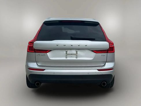 Used 2021 Volvo XC60 T5 Momentum w/ Advanced Package FWD image 9