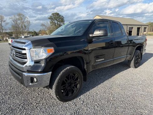 Used 2016 Toyota Tundra SR5 w/ SR5 Upgrade Package image 2
