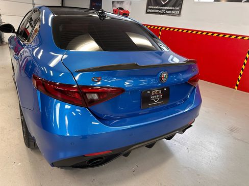 Used 2019 Alfa Romeo Giulia Ti image 11