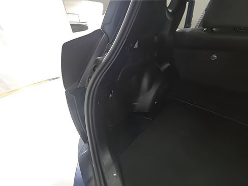 Used 2018 Toyota RAV4 SE AWD/4WD image 19