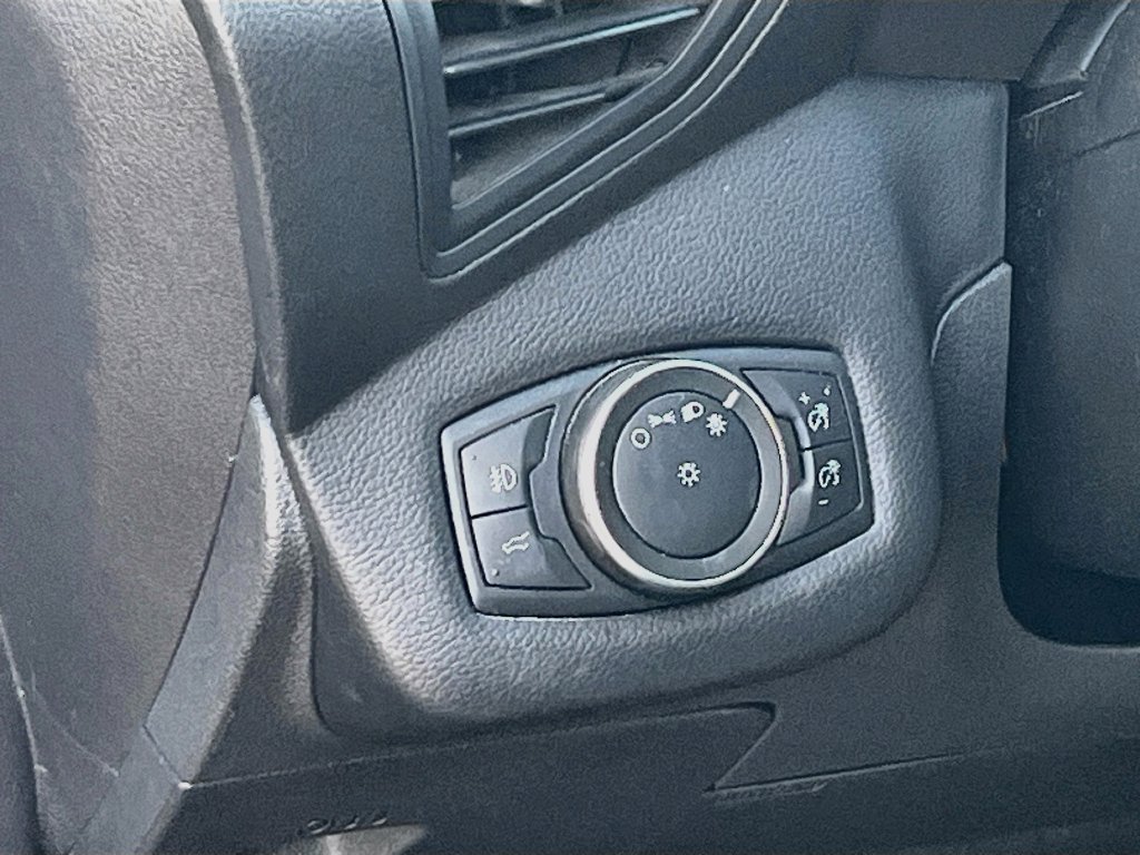 Used 2019 Ford Escape SE FWD image 10