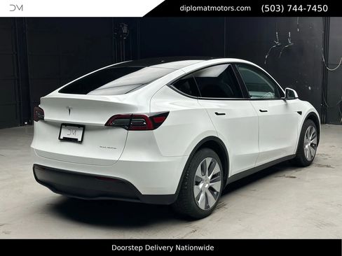 Used 2023 Tesla Model Y Long Range image 6