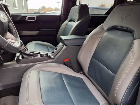 Used 2022 Ford Bronco Outer Banks image 3