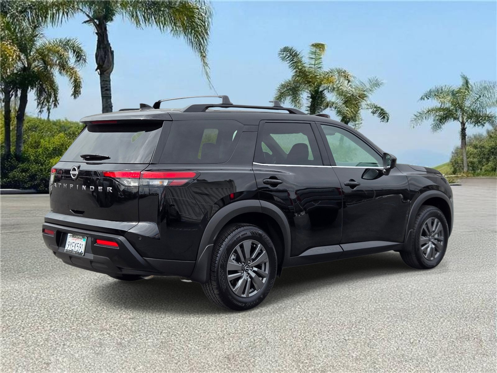 Used 2026 Nissan Pathfinder SV FWD image 4