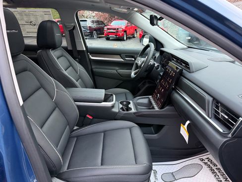 New 2026 GMC Terrain Denali w/ LPO, Floor Liner Package image 23