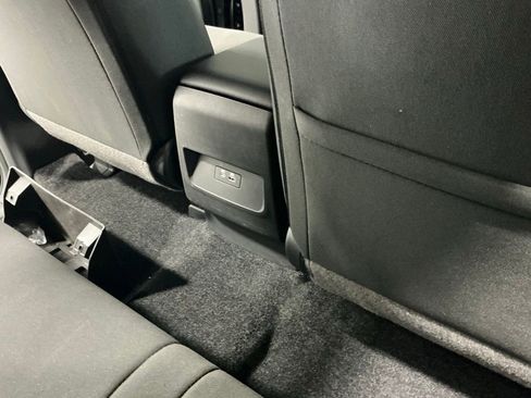 Used 2025 Nissan Frontier PRO-4X image 16