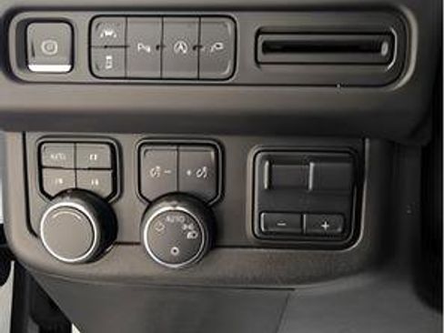 Used 2021 Chevrolet Tahoe LT w/ LT Signature Package image 17