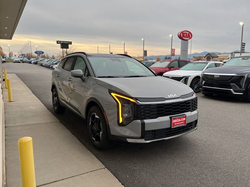 New 2026 Kia Sportage AWD Hybrid image 3