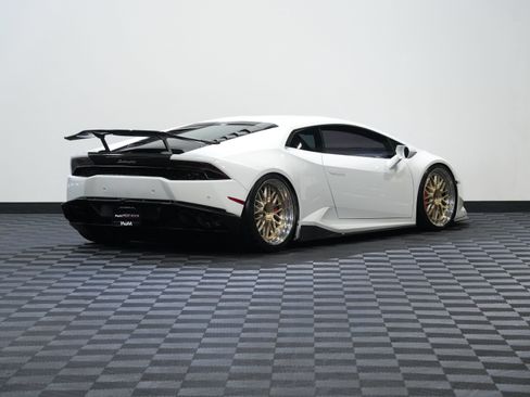 Used 2018 Lamborghini Huracan LP 610-4 AWD/4WD image 6