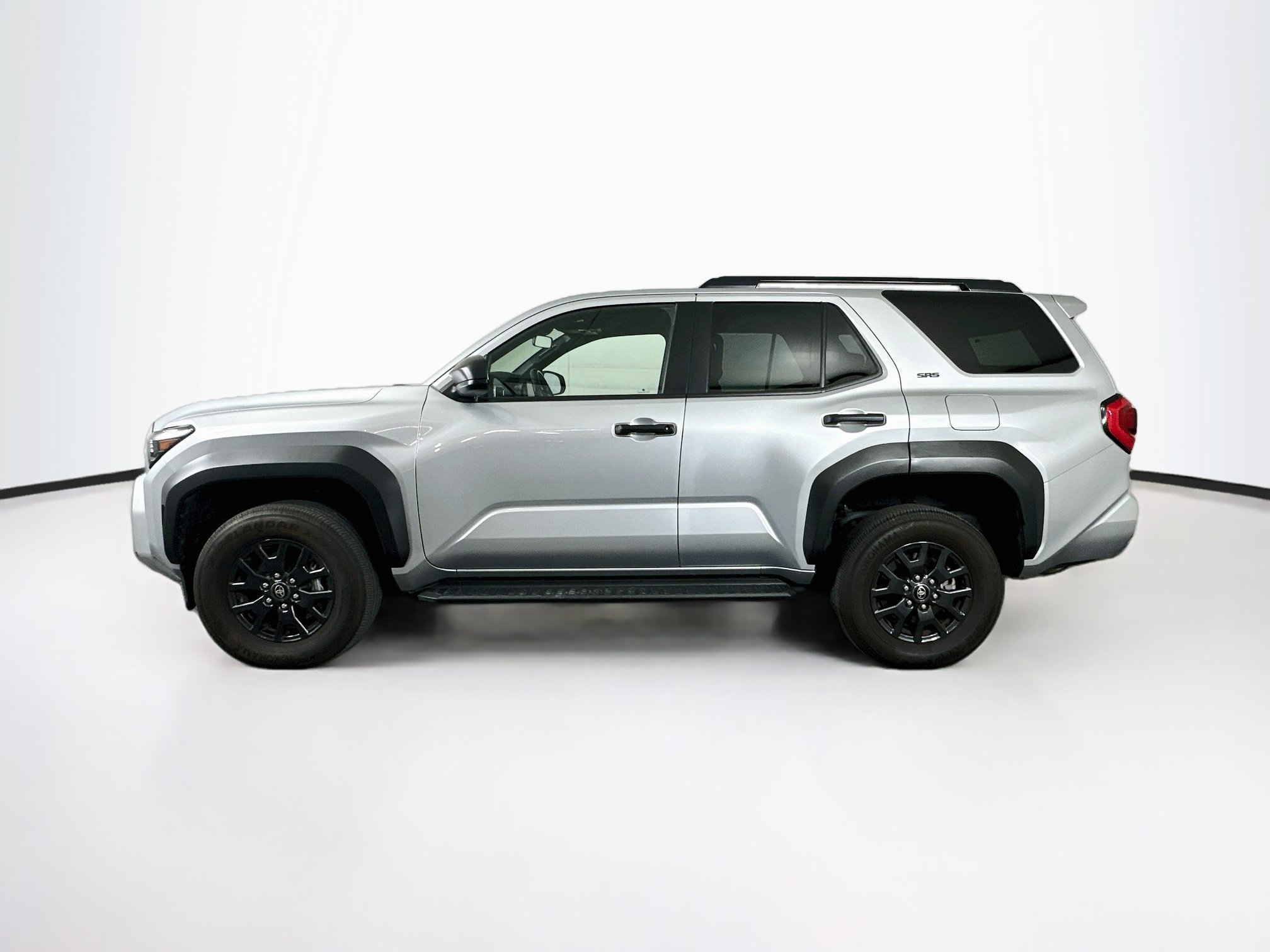 Used 2025 Toyota 4Runner SR5 AWD/4WD image 4