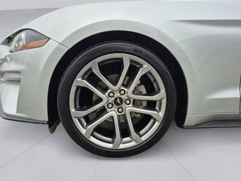 Used 2019 Ford Mustang Premium image 9