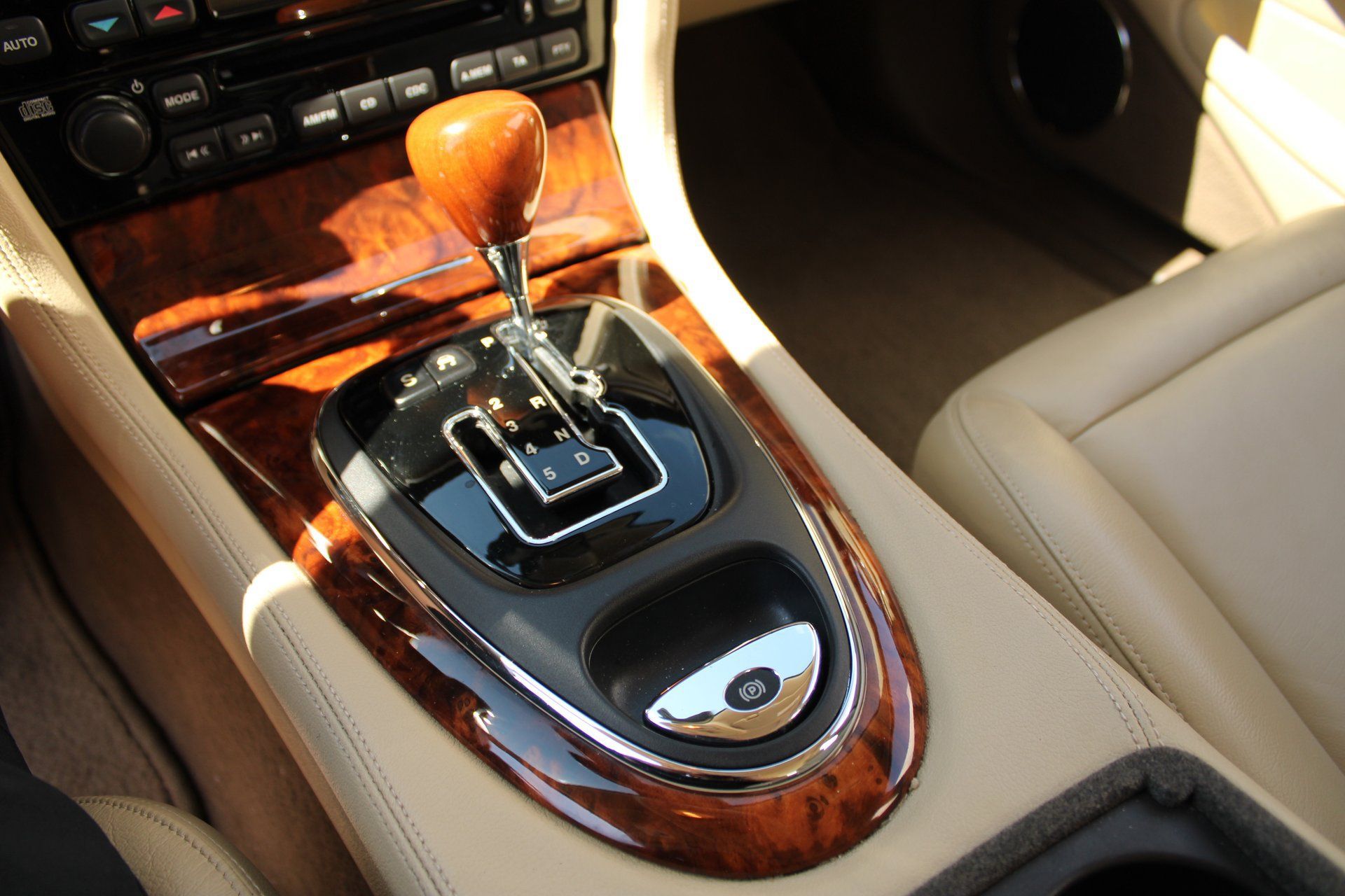 Used 2006 Jaguar XJ8 RWD image 14