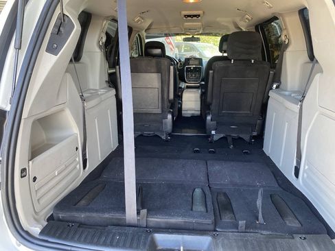 Used 2014 Dodge Grand Caravan SXT FWD image 23
