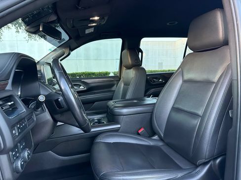 Used 2022 Chevrolet Suburban LT AWD/4WD image 6