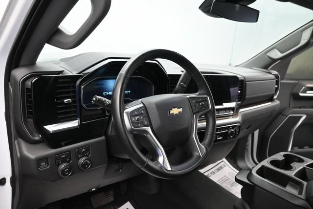 Used 2023 Chevrolet Silverado 1500 LT AWD/4WD image 12