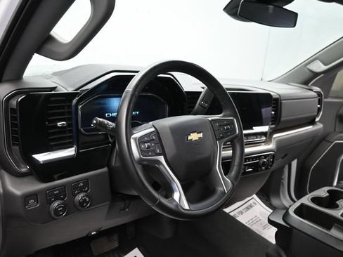 Used 2023 Chevrolet Silverado 1500 LT AWD/4WD image 12