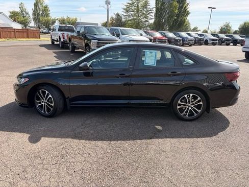 Used 2025 Volkswagen Jetta Sport FWD image 13