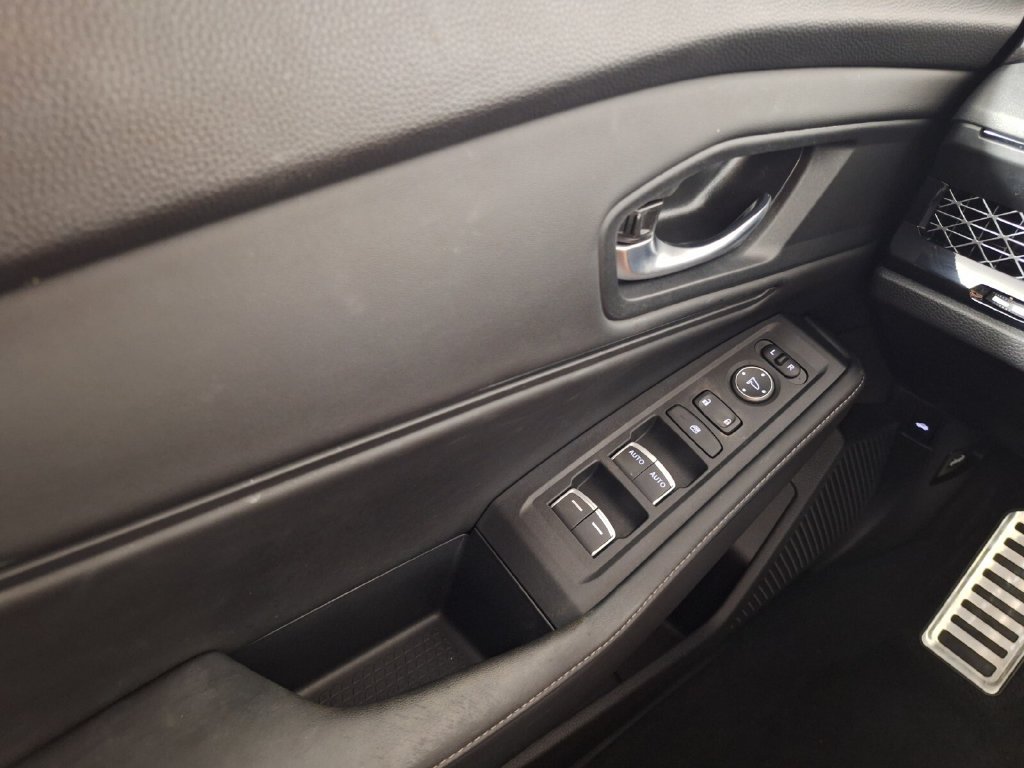 Used 2025 Honda Accord Sport image 18