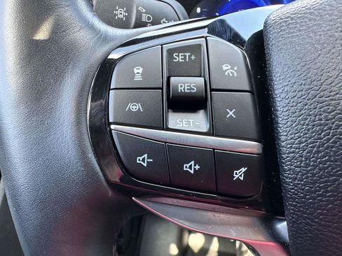 Used 2023 Ford Explorer Platinum w/ Technology Package image 19