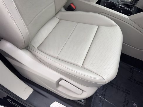 Used 2023 Volkswagen Atlas SE w/ Panoramic Sunroof Package image 49