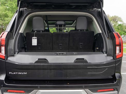 Used 2025 Ford Expedition Platinum AWD/4WD image 9